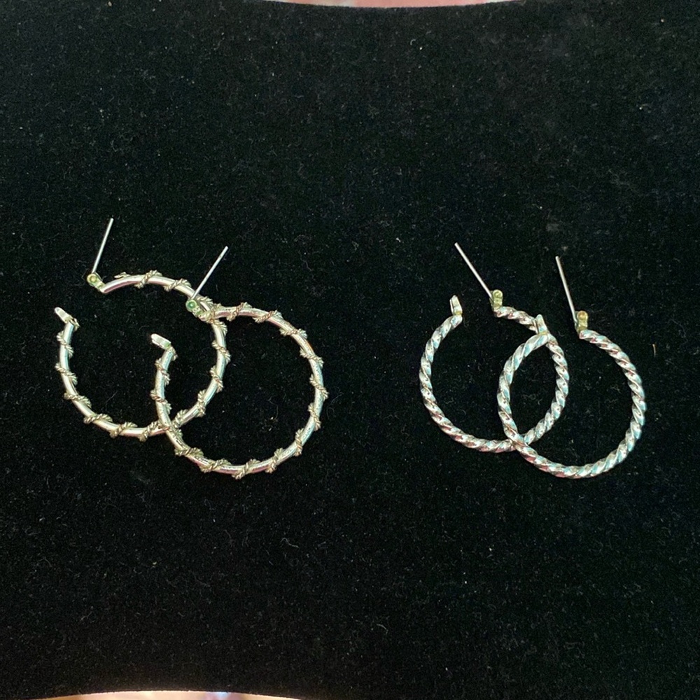 EUC Bundle/2 Silver Tone Hoop Pierced Earring Sets